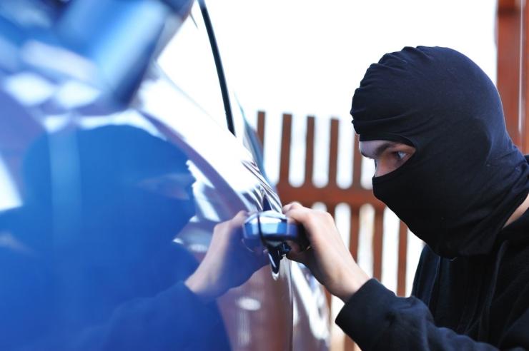 57χρονος παραβίαζε συστηματικά οχήματα 