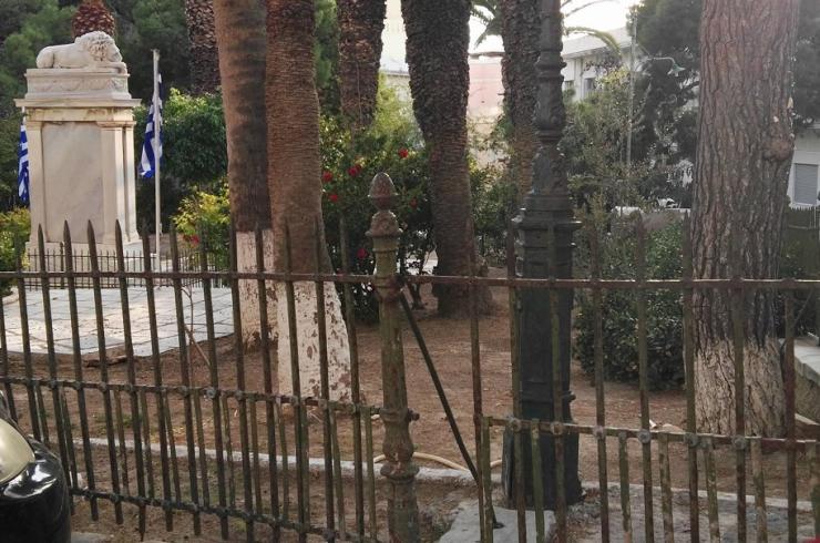 Εξαντλείται η μέριμνα στην αποψίλωση... 