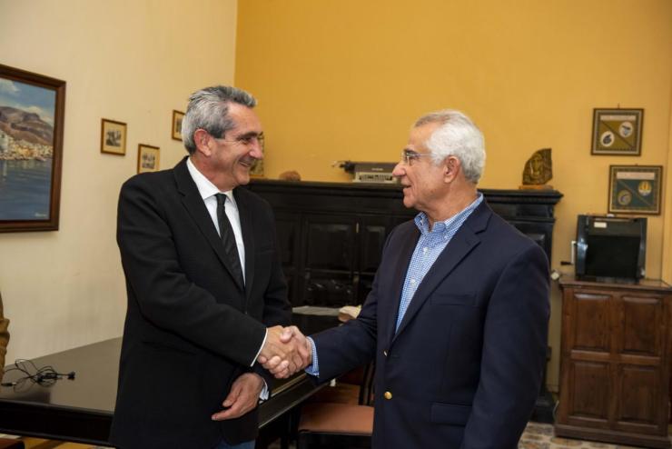 Με τον Καλύμνιο δήμαρχο του Τάρπον Σπρινγκς συναντήθηκε  ο Περιφερειάρχης