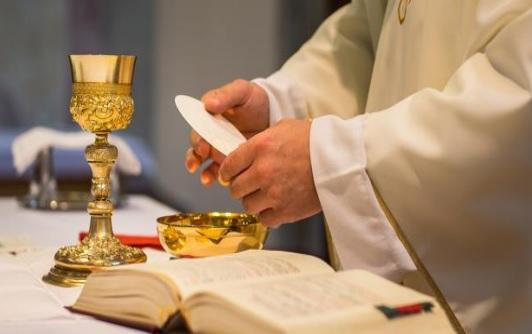 Πολυαρχιερατική Θεία Λειτουργία στη Φανερωμένη