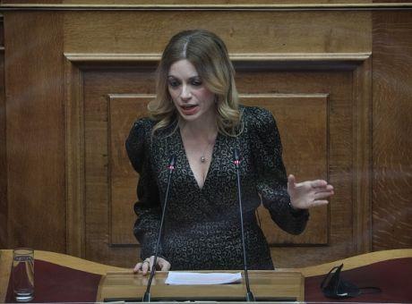 Ανεξαρτητοποιήθηκε η βουλευτής του ΣΥΡΙΖΑ - ΠΣ Αγγελική Αδαμοπούλου