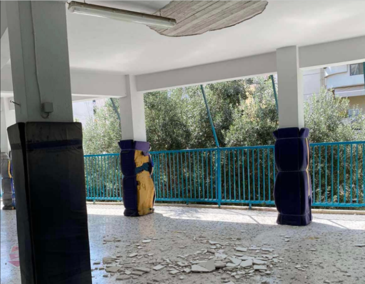 Κάτω Πετράλωνα: Τραυματισμός μαθητών από πτώση σοβάδων