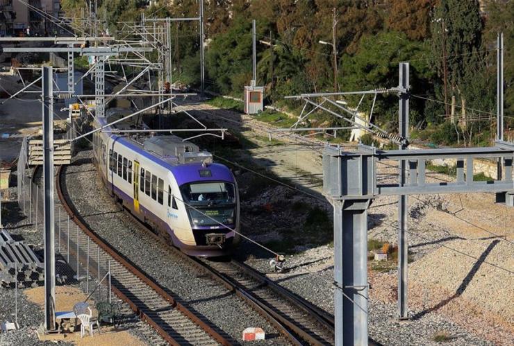 Προαστιακός: Συρμός από Κιάτο προς Πάτρα έβγαζε καπνούς - Αποβιβάστηκαν οι επιβάτες