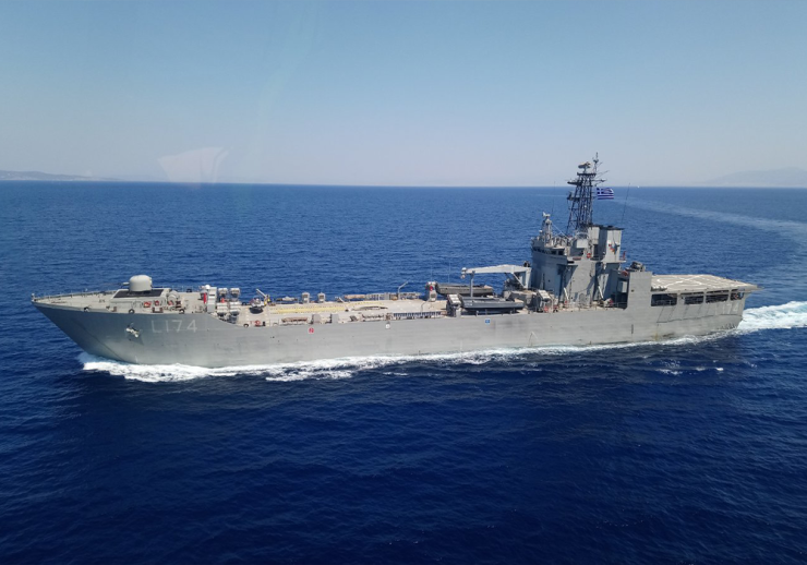 Κυκλάδες: Στην Ίο το αρματαγωγό «Σάμος» λόγω σεισμών