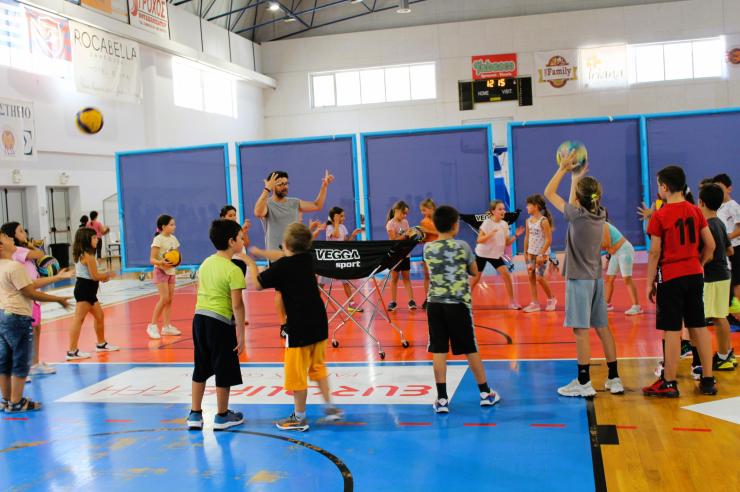 Δήμος Θήρας: Καλεί τα παιδιά στα καλοκαιρινά προγράμματα δημιουργικής απασχόλησης