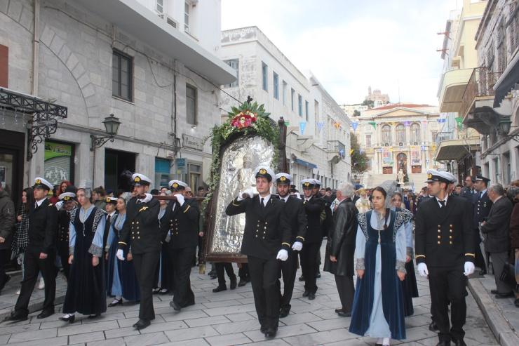 Η Σύρος τίμησε τον Πολιούχο της Άγιο Νικόλαο