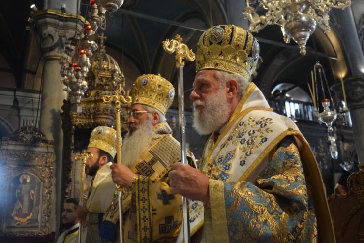 Τρισαρχιερατική Θεία Λειτουργία στον Πανίερο Ναό Ευαγγελιστρίας Τήνου