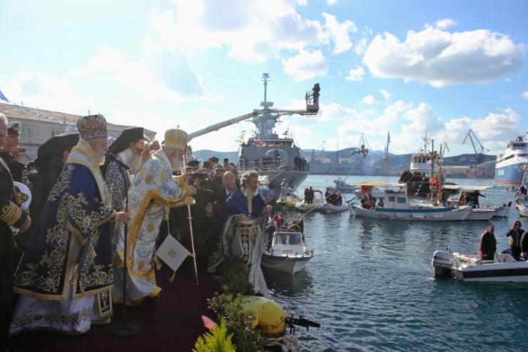 Ιστορική ημέρα για την Τοπική Εκκλησία και τη Σύρο
