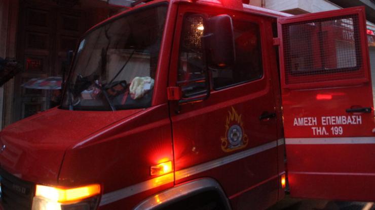 Μεγάλη φωτιά σε επιχείριση της Μυκόνου 