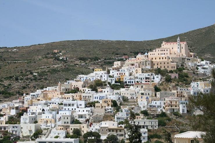 Μονοδρομείται η Άνω Σύρος