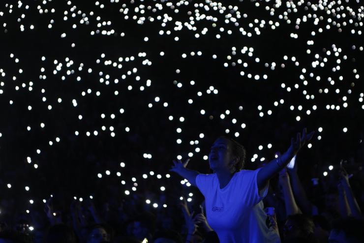Τέμπη: Πλήθος κόσμου βρέθηκε στο Καλλιμάρμαρο για τη μεγάλη συναυλία