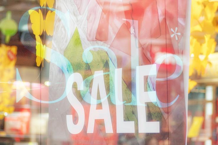 Αντίστροφα μετράει ο χρόνος για την έναρξη των θερινών εκπτώσεων