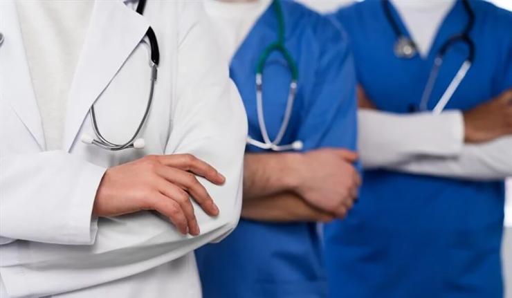 Με ιδιωτικό ιατρείο ένας στους 10 γιατρούς του ΕΣΥ