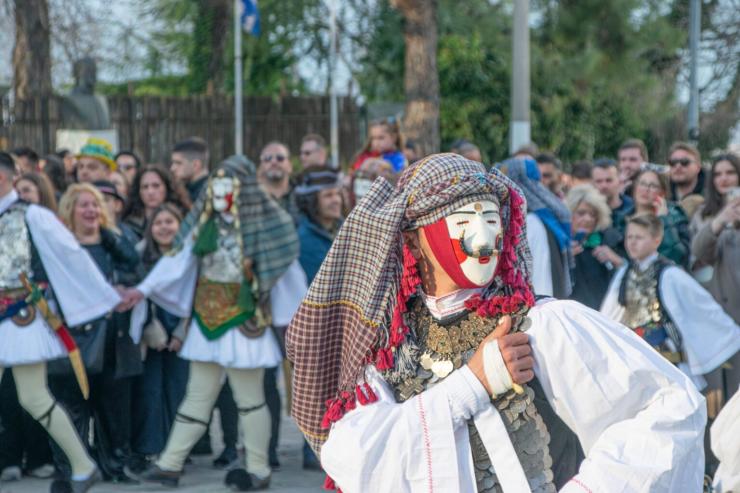 Αποκριά: Έθιμα σε πόλεις και χωριά από τον Βορρά μέχρι τον Νότο