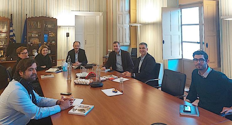 Επίσκεψη του Συμβούλου Οικονομικών Υποθέσεων της Αμερικάνικης Πρεσβείας στο Επιμελητήριο Κυκλάδων.