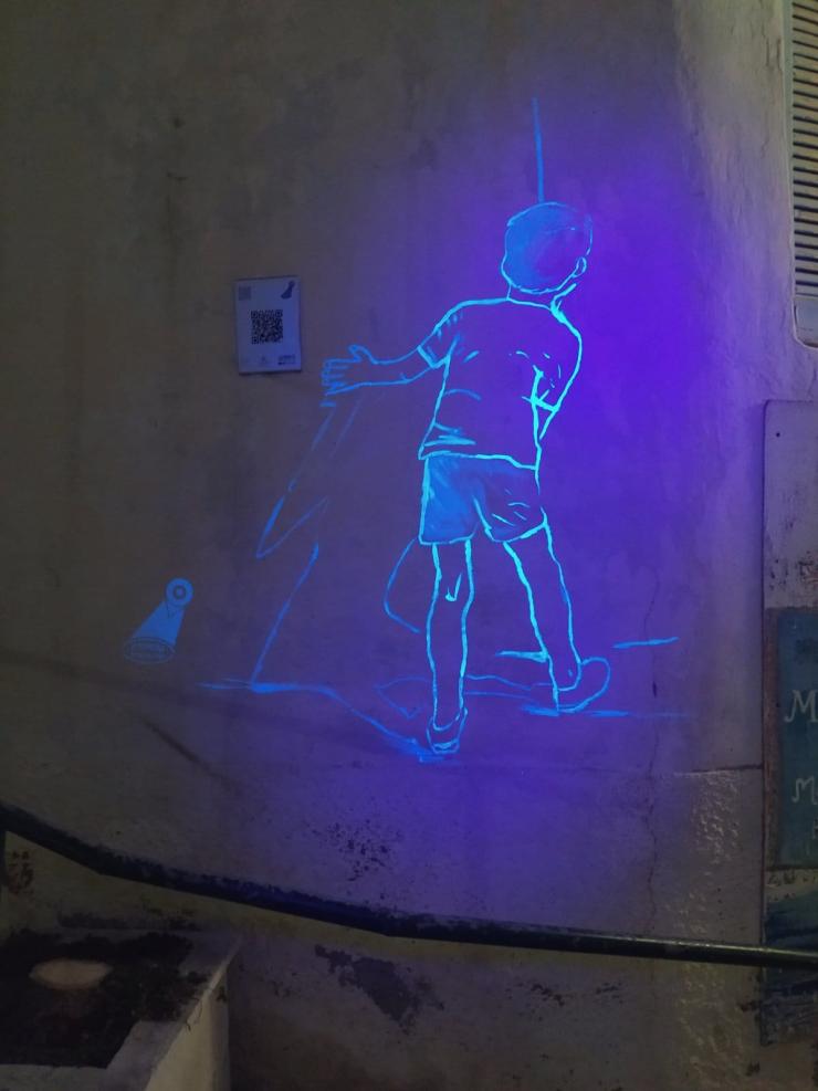 Οι ιστορίες των ανθρώπων της Τήνου ζωντανεύουν στους δρόμους του νησιού