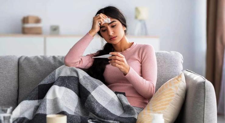 Πυρετός: Έξι απλοί τρόποι να τον ρίξουμε πριν καταφύγουμε σε αντιπυρετικά