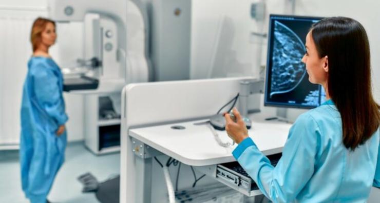 Μαστογραφία: 416.000 γυναίκες την έκαναν δωρεάν, σε 26.000 βρέθηκαν ευρήματα
