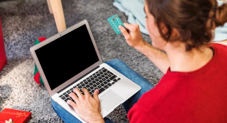 Ηλεκτρονικές αγορές: Οι 10 απάτες που πρέπει να προσέξετε την περίοδο των Χριστουγέννων