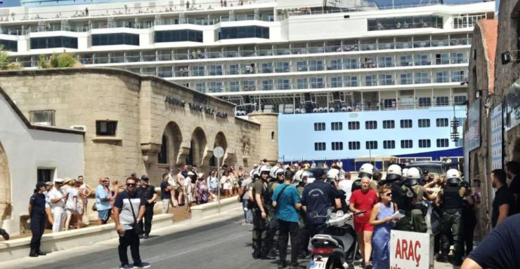 Ρόδος: Επεισόδια κοντά στο λιμάνι για την άφιξη Ισραηλινών τουριστών (VIDEO)