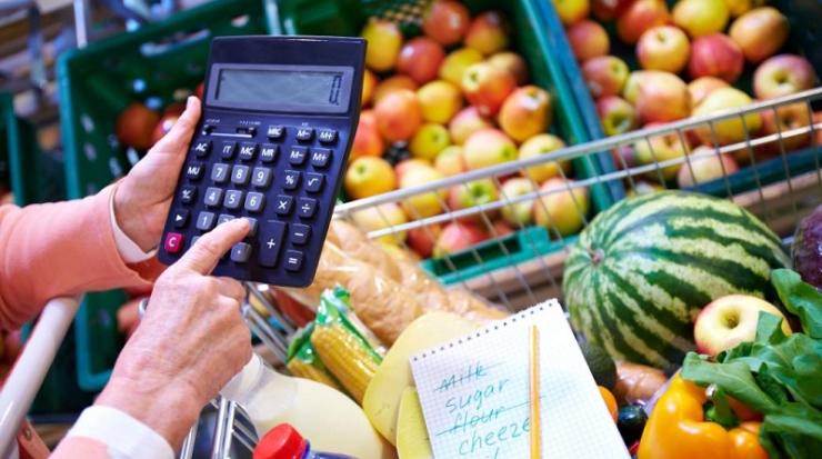 Η χρηματική δαπάνη αποτελεί πλέον το βασικό κριτήριο για την επιλογή τροφίμων