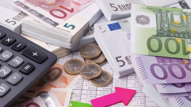 Μείωση των εισφορών επιπλέον κατά 2-3 μονάδες σχεδιάζει η κυβέρνηση