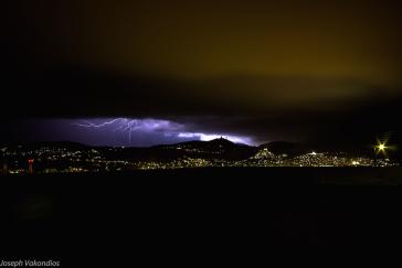 Στο φωτογραφικό “μικροσκόπιο” η έντονη καταιγίδα στη Σύρο 