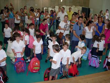 "Τα μνημόνια βάζουν λουκέτο στα σχολεία"