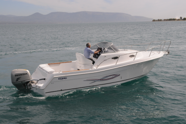 Παράνομη ναύλωση ιδιωτικού σκάφους αναψυχής στη Μύκονο