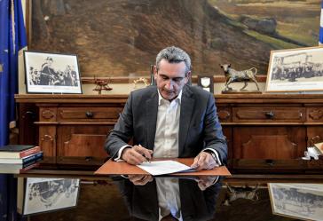 Αποκατάσταση της πλατείας Ιερού Ναού Αγίου Νικολάου Τρυπητής Μήλου