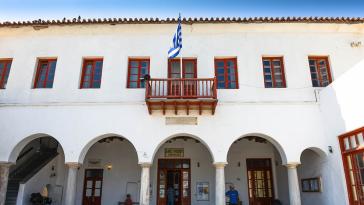 Τρεις νέες μόνιμες θέσεις τακτικού προσωπικού στον Δήμο Μυκόνου