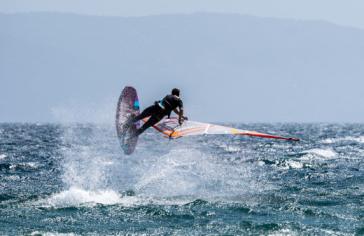 Τραυματισμός χειριστή σανίδας θαλάσσης στο Κουφονήσι