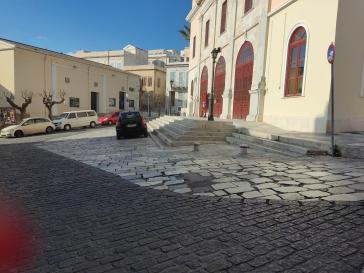 “Παγίδες” ατυχημάτων σε πεζούς και οδηγούς μηχανών 