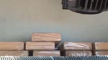 Πειραιάς: Εντοπίστηκαν 64 κιλά κοκαΐνης σε εμπορευματοκιβώτιο στο λιμάνι 