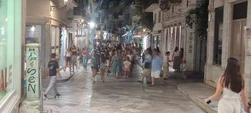 Μικρή πτώση τζίρου στα εμπορικά καταστήματα 