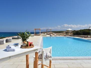 Πρόστιμα 8,12 εκατ. ευρώ σε τουριστικές επιχειρήσεις το καλοκαίρι