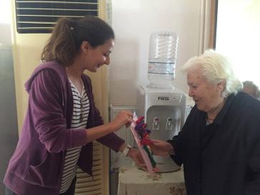 Μια μεγάλη «αγκαλιά» στους ηλικιωμένους