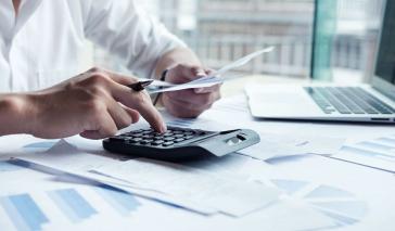 Επιταχύνεται ο ρυθμός επιστροφής φόρου και ΦΠΑ