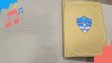 Μια μελωδία για την ελπίδα που ταξιδεύει πέρα από τη Σύρο