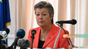 Γιόχανσον: «Καταλαβαίνω πως στη Λέσβο τα όρια κοντεύουν να εξαντληθούν»