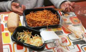 Χωρίς σχολικά γεύματα από τον Σεπτέμβριο παραμένουν 3.500 παιδιά