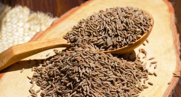 Το θεραπευτικό μπαχαρικό που αδυνατίζει και ρίχνει τη χοληστερόλη