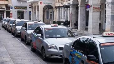 Υπ. Μεταφορών: Παράταση στα ταξί που έχουν συμπληρώσει το όριο απόσυρσης