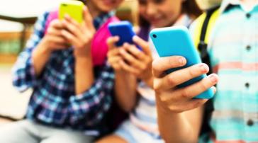 Δανία: Απαγόρευση των social media για ανηλίκους κάτω των 15 ετών