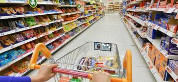 Μείωση του αριθμού πελατών στα καταστήματα τροφίμων