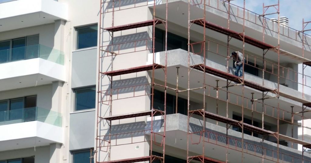 Μπόνους δόμησης: Βουτιά στις οικοδομικές άδειες - Οι φωτιές που άναψε ο ΝΟΚ