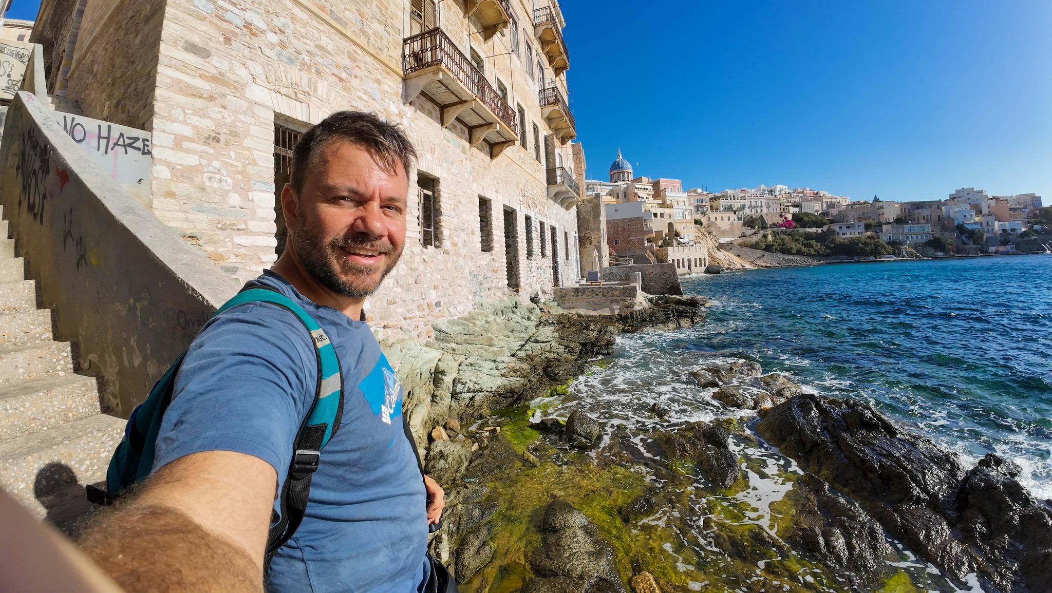 Το "Happy Traveller" ταξιδεύει στη Σύρο